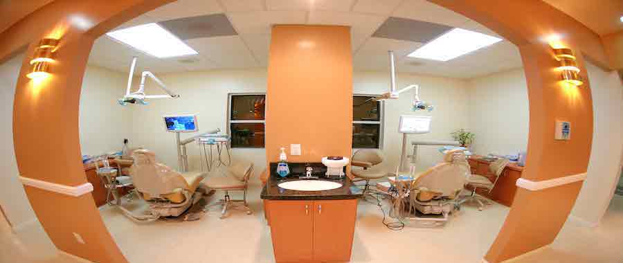 広々と、清潔感一杯の診療室です。